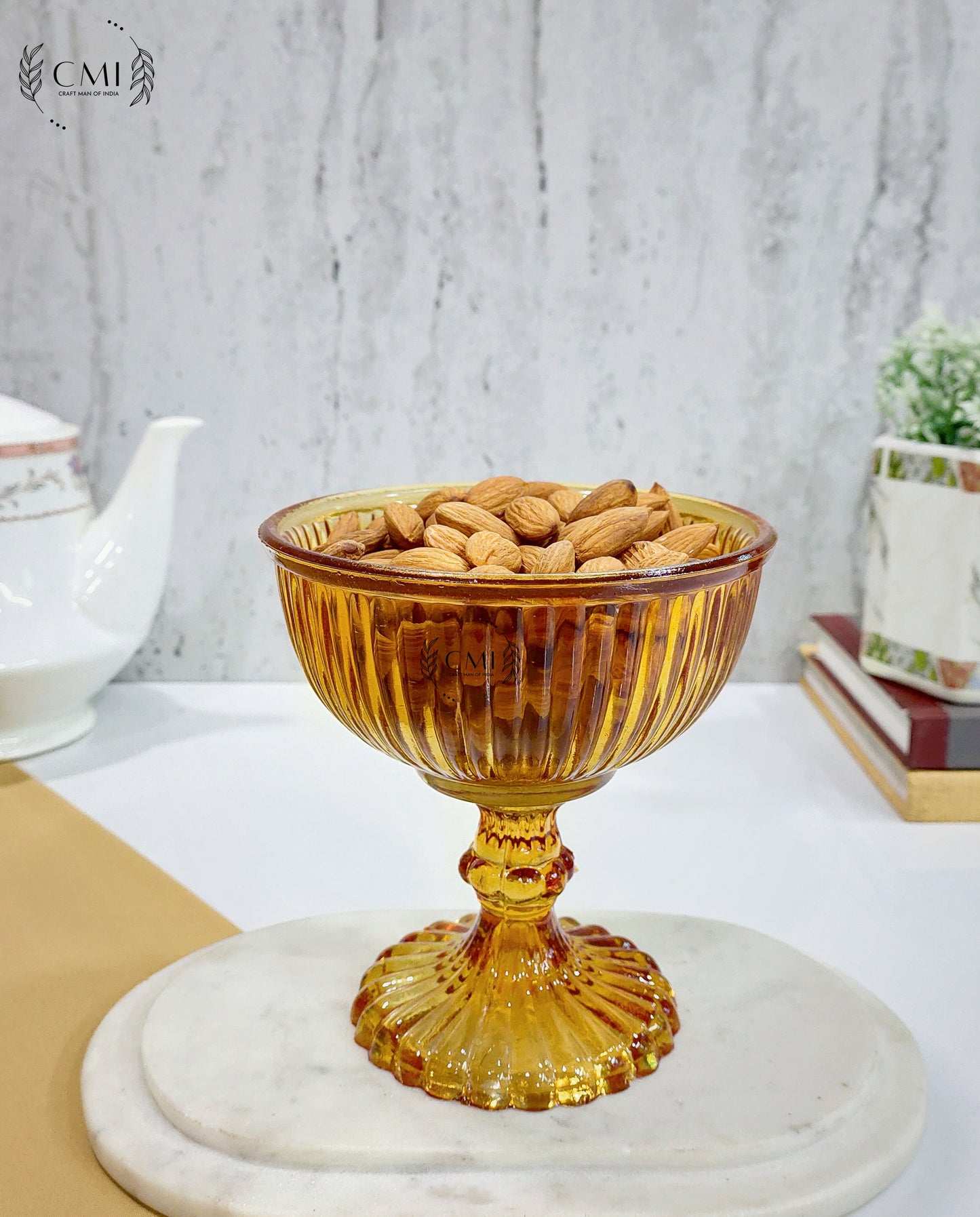Pedastal Glass Ribbed Bowl Plain Set  Gold