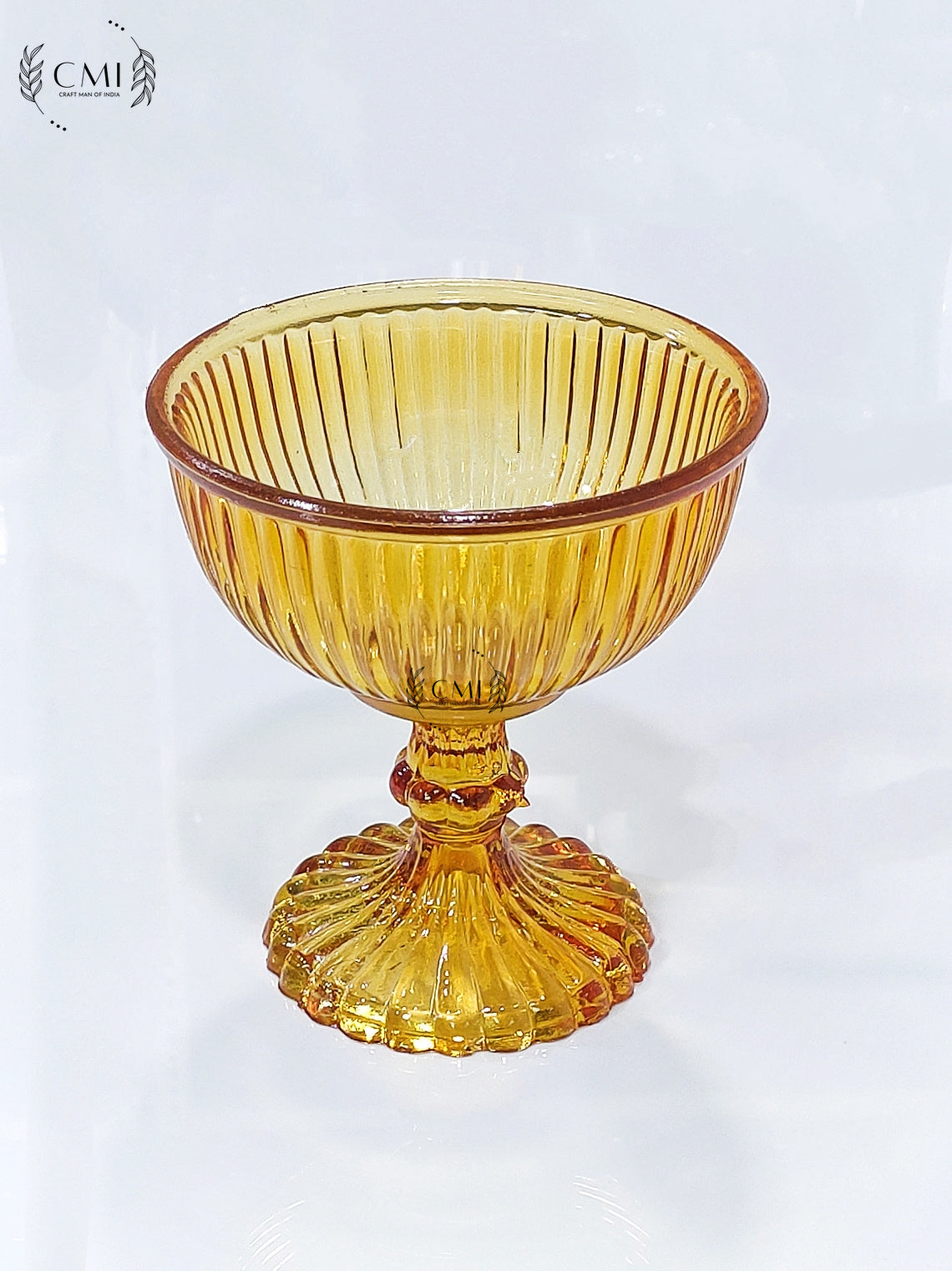 Pedastal Glass Ribbed Bowl Plain Set  Gold